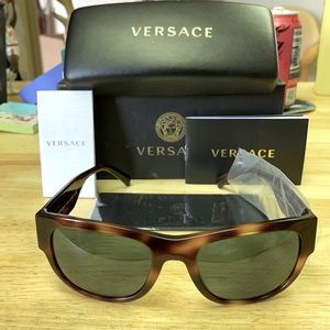 Unisex/Men’s/Women’s Versace sunglasses!!!